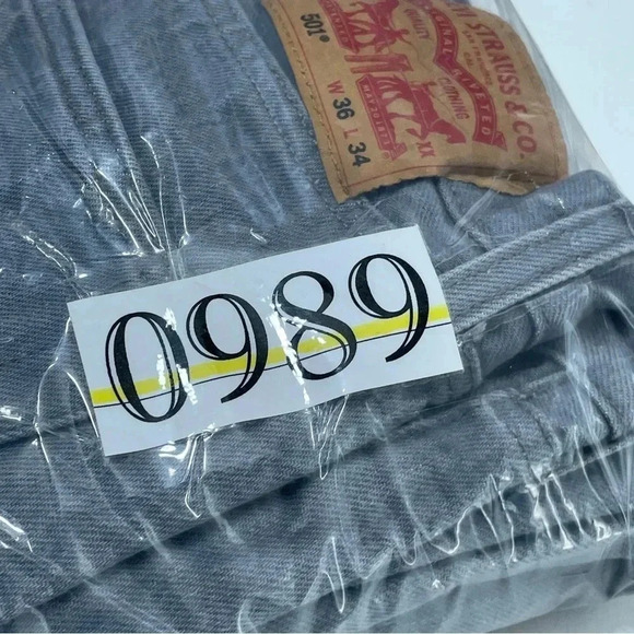 Levi's 501 Jeans Mens Size 36x34 gray button fly 0989 - Picture 12 of 12